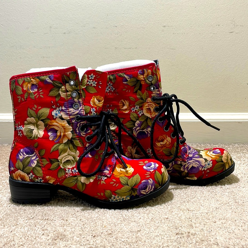 NEW Red Floral Boots Boutique Brand Size 6
